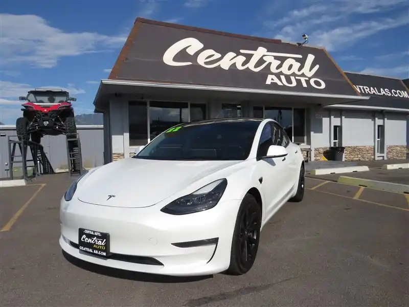 2022 Tesla Model 3 Long Range Dual Motor All-Wheel Drive's photo