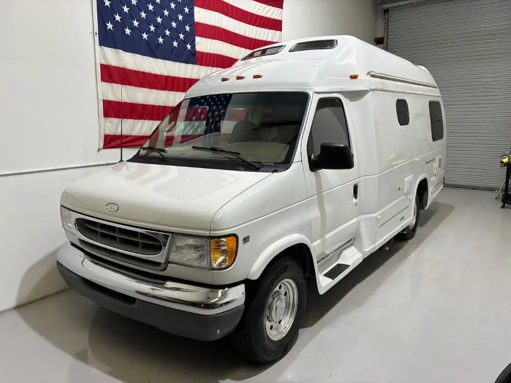 2002 Ford E-Series E-350 Super Duty's photo