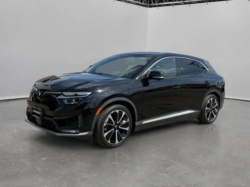 2023 VinFast VF 8 Standard Range's photo