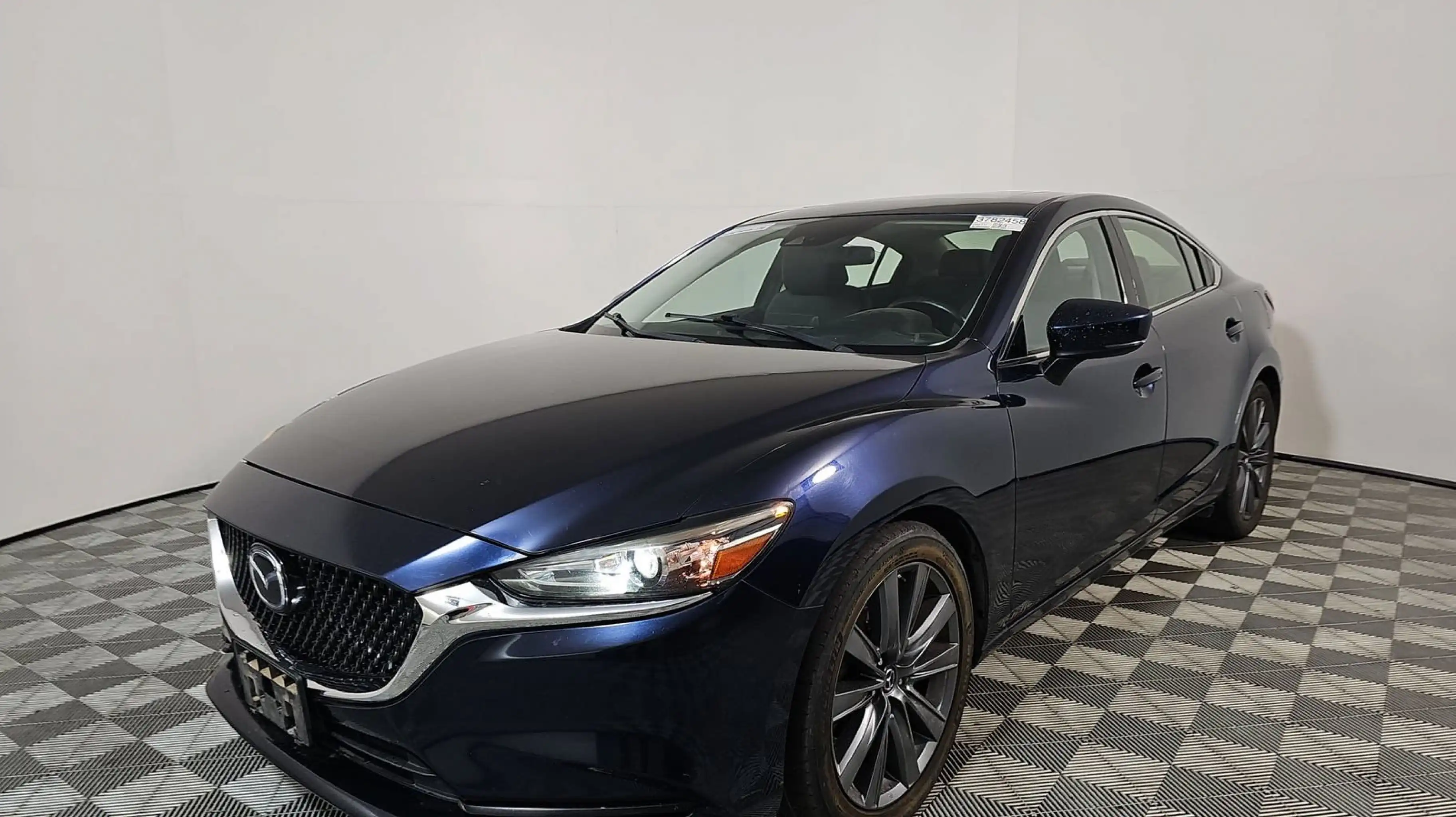 2018 Mazda EZ-6 Touring Auto's photo