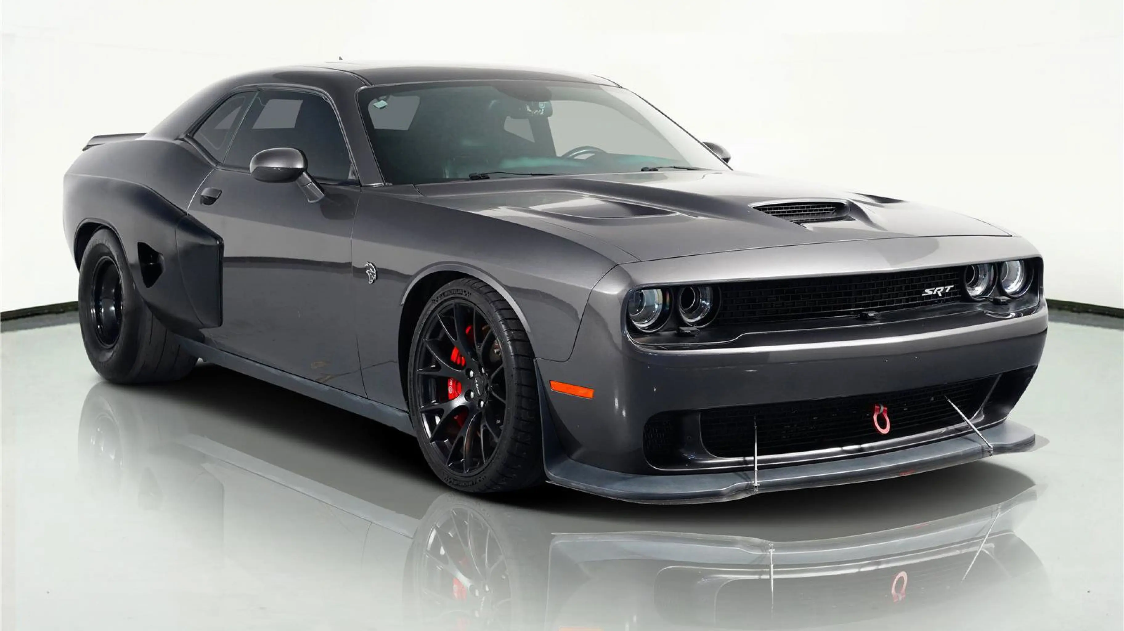 2016 Dodge Challenger SRT Hellcat photo 4