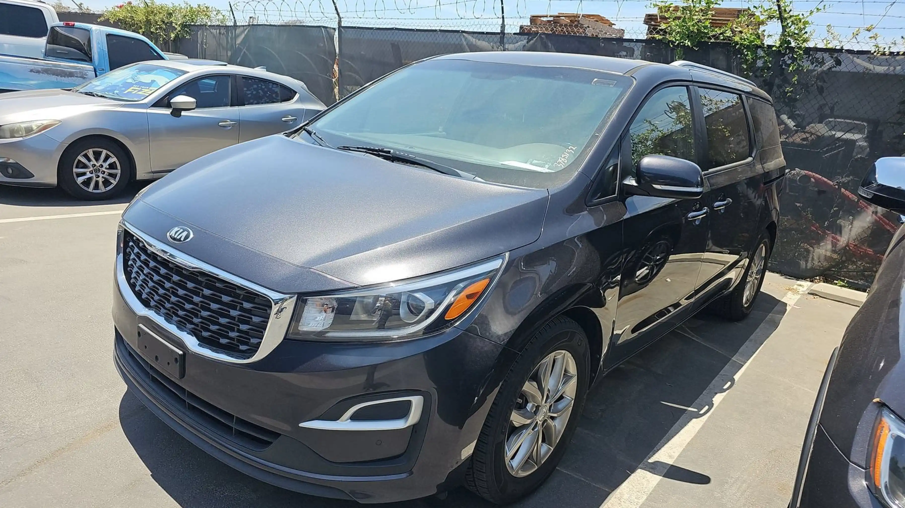 2020 Kia Sedona EX's photo