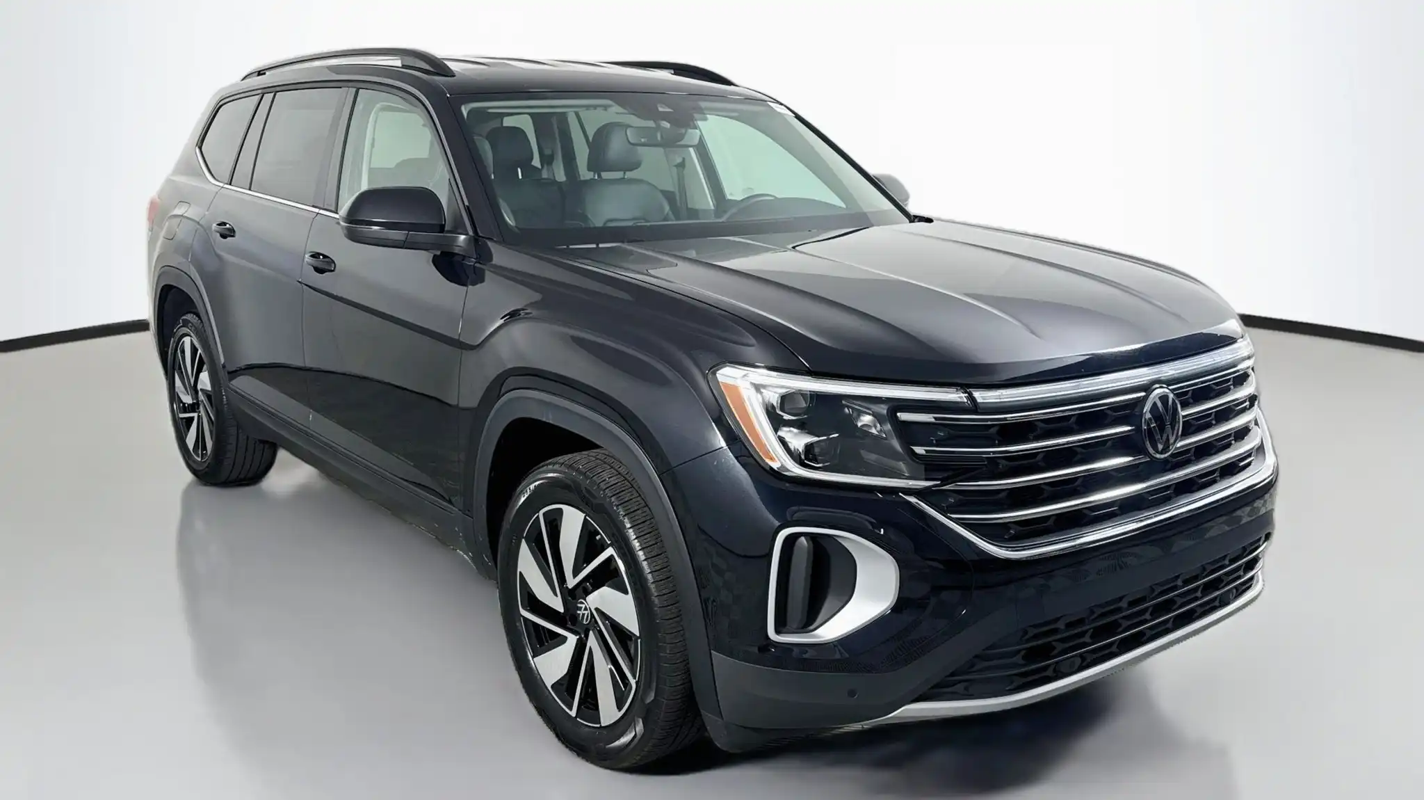 2026 Volkswagen Atlas 2.0T SE with Tech's photo