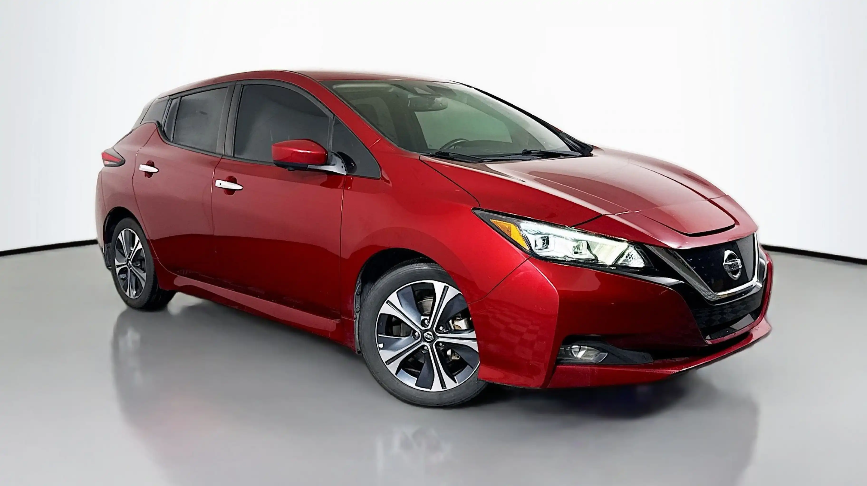2021 Nissan Leaf SV's photo