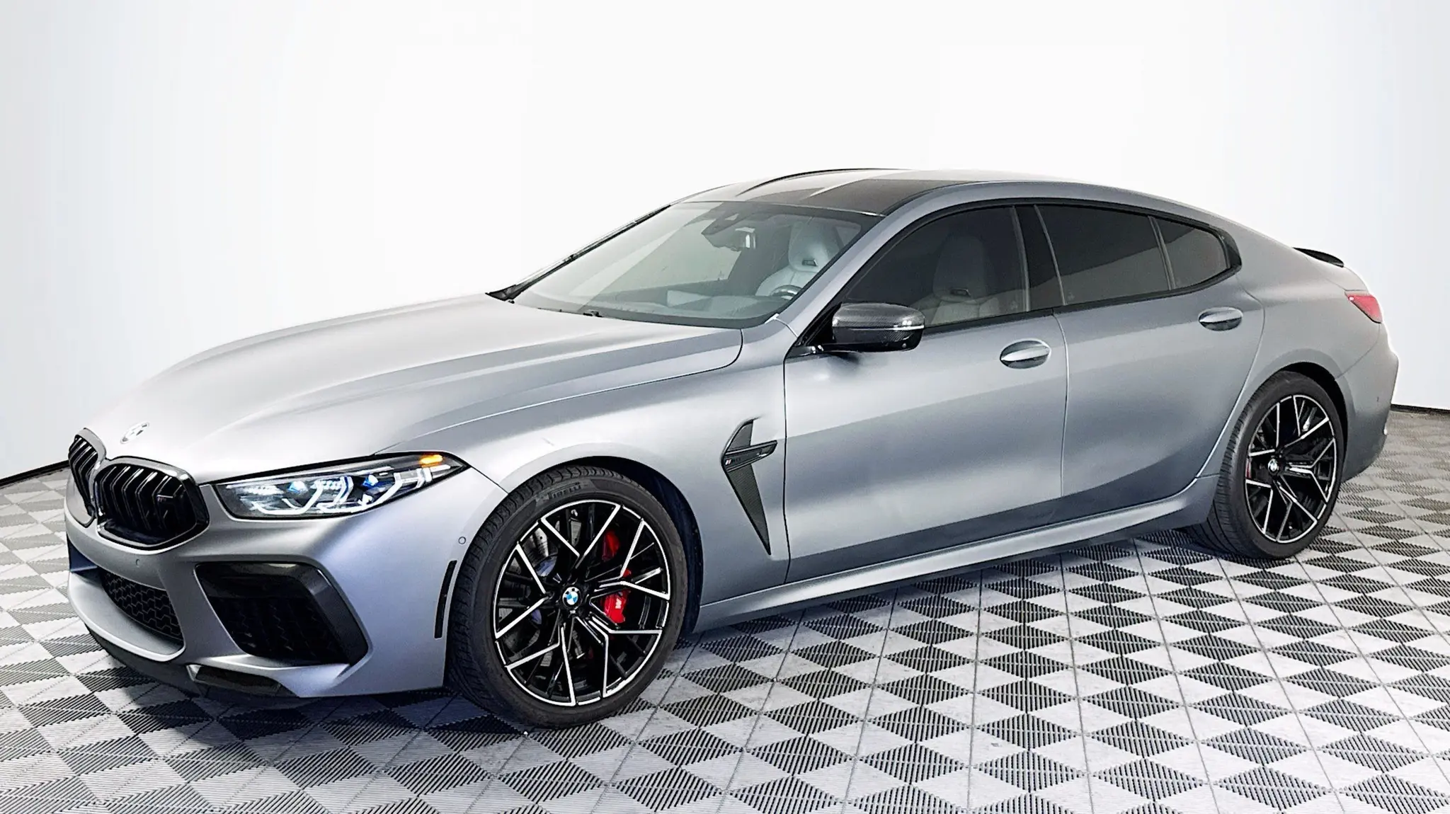 2023 BMW M8 Competition photo 3