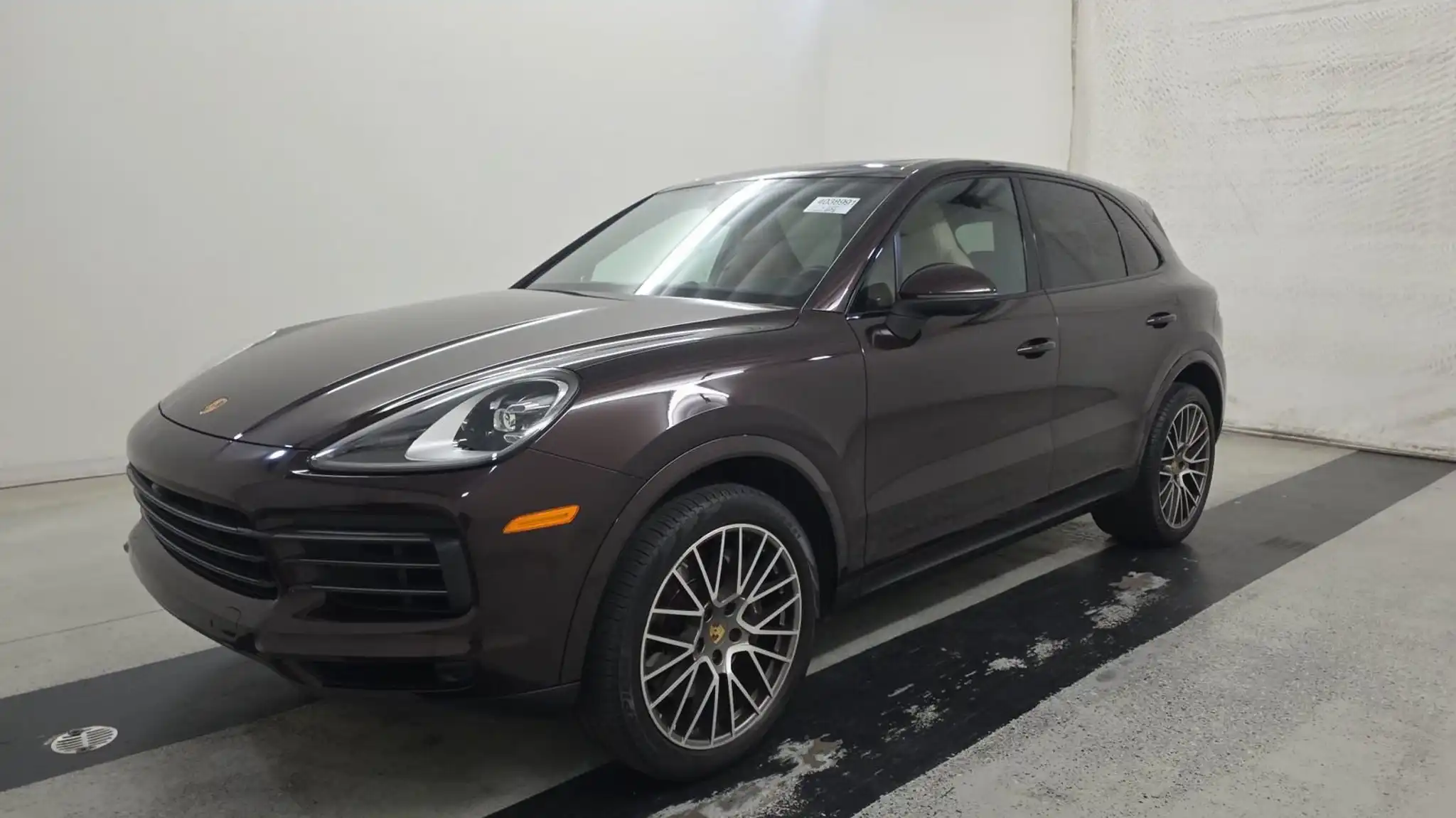 2023 Porsche Cayenne Platinum Edition's photo