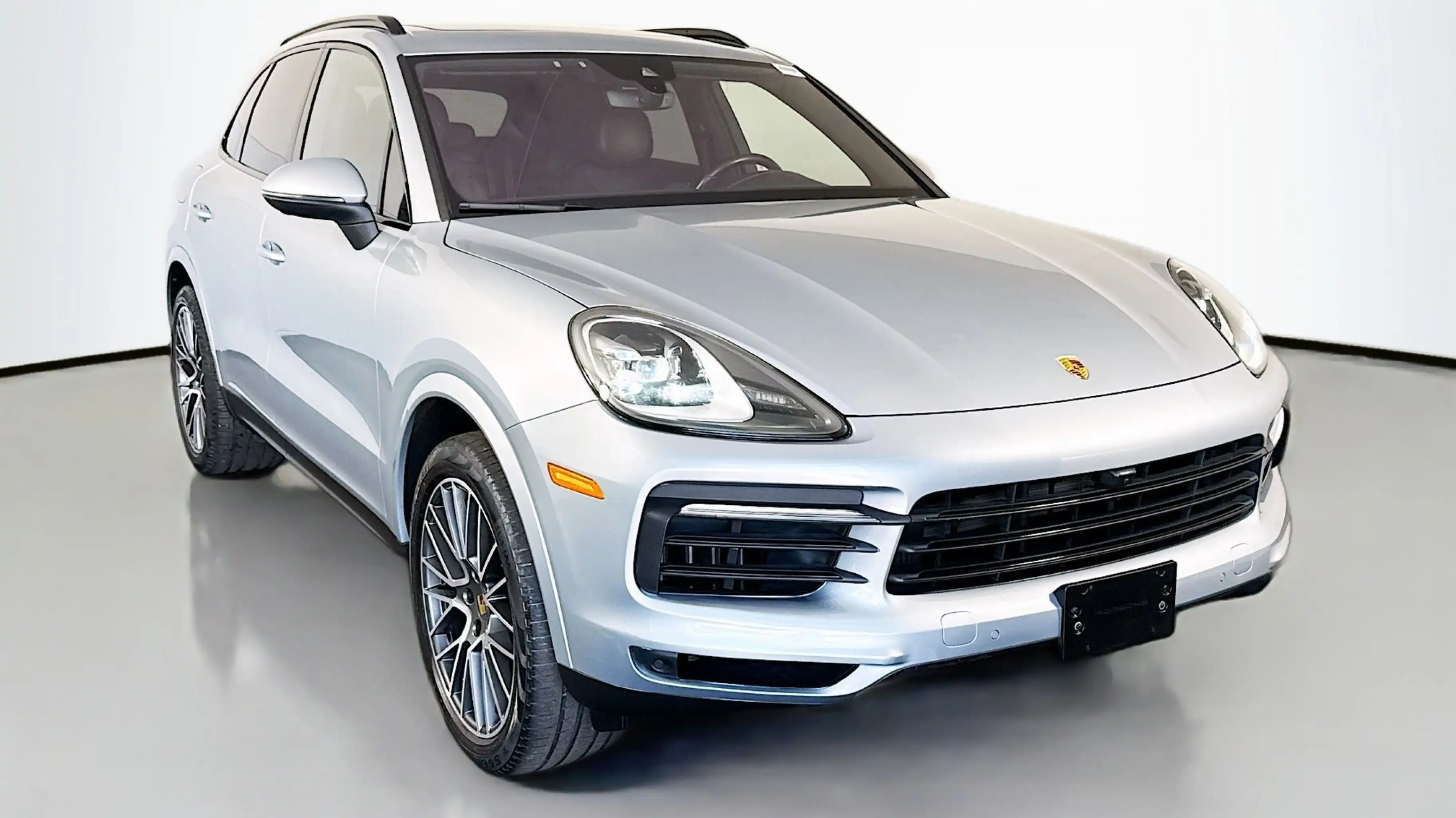 2023 Porsche Cayenne Platinum Edition's photo
