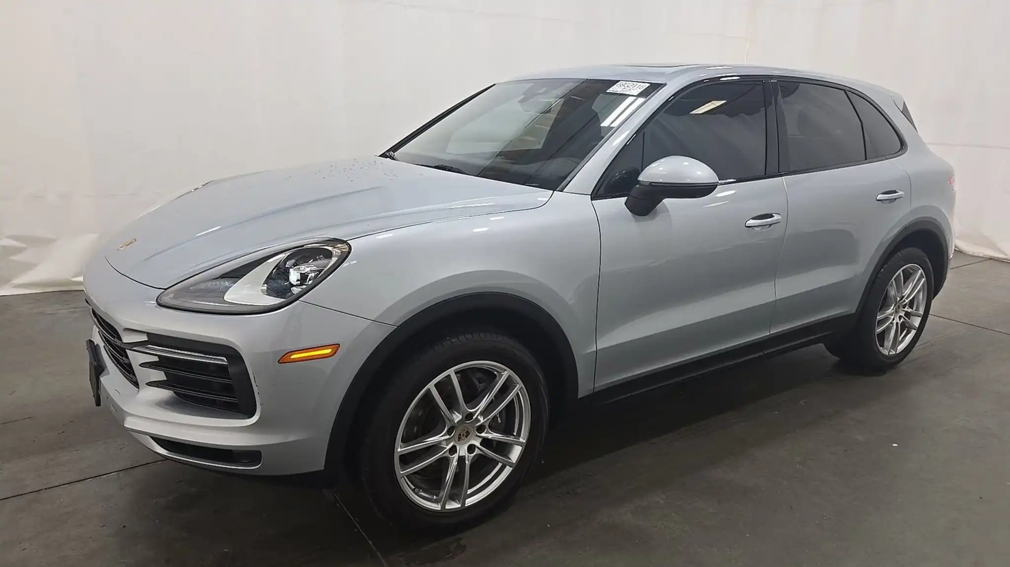 2023 Porsche Cayenne Platinum Edition's photo