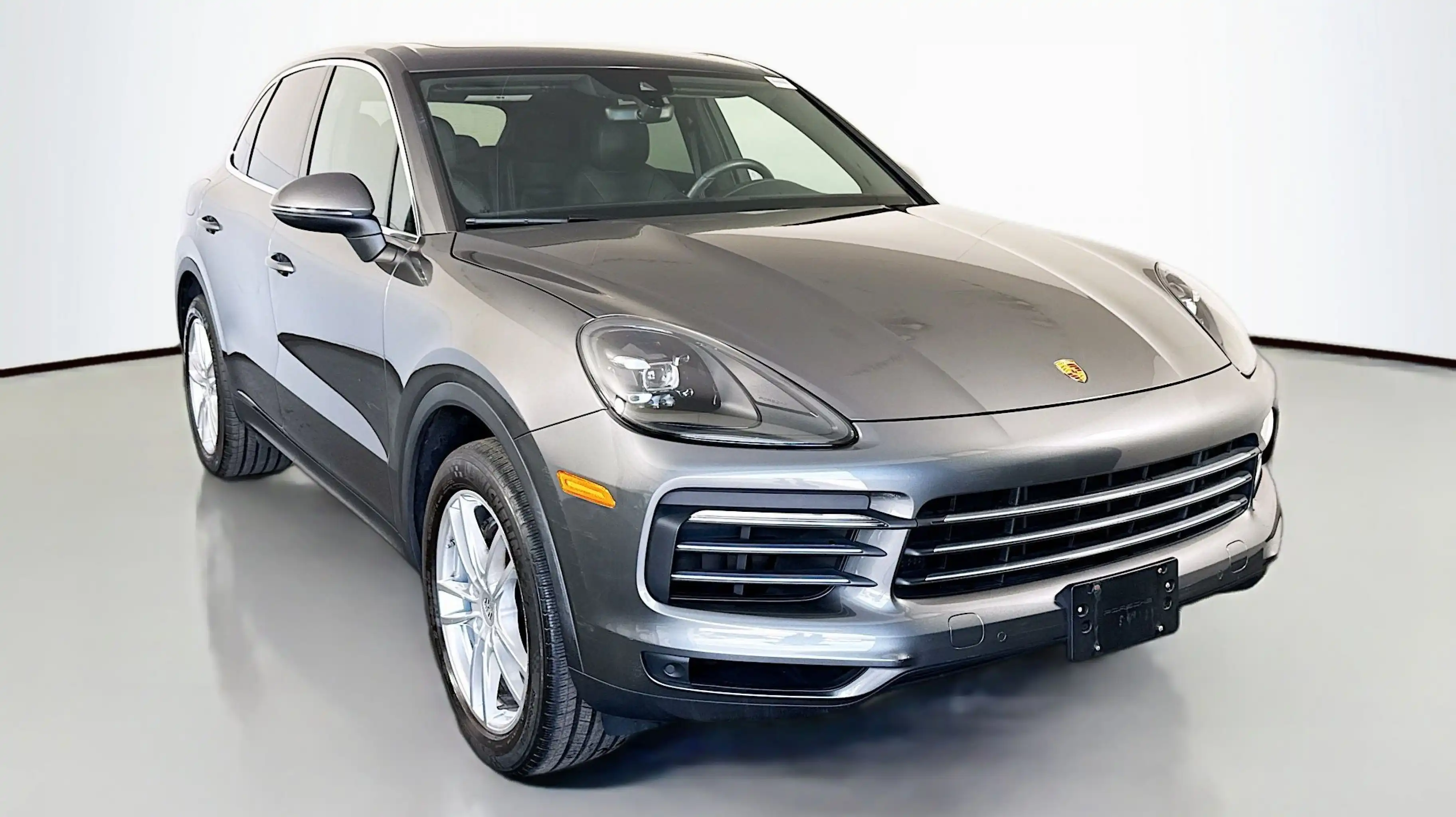2023 Porsche Cayenne Platinum Edition's photo