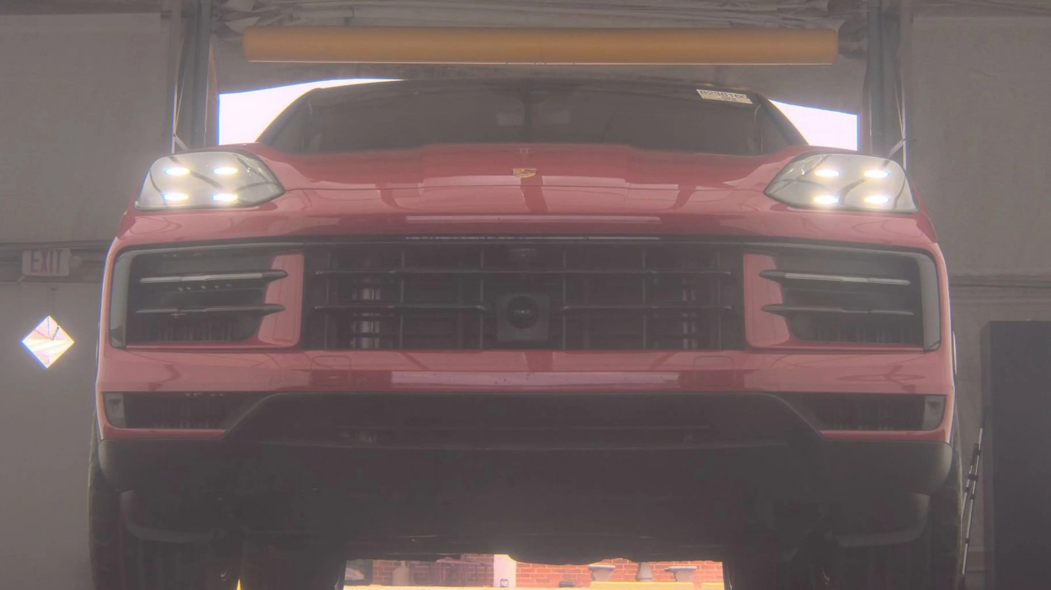 2024 Porsche Cayenne Base photo 3
