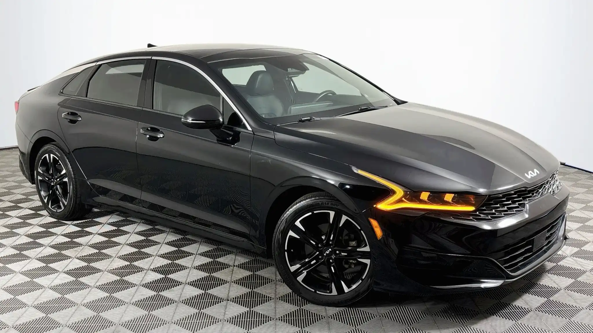 2023 Kia Optima GT-Line FWD's photo