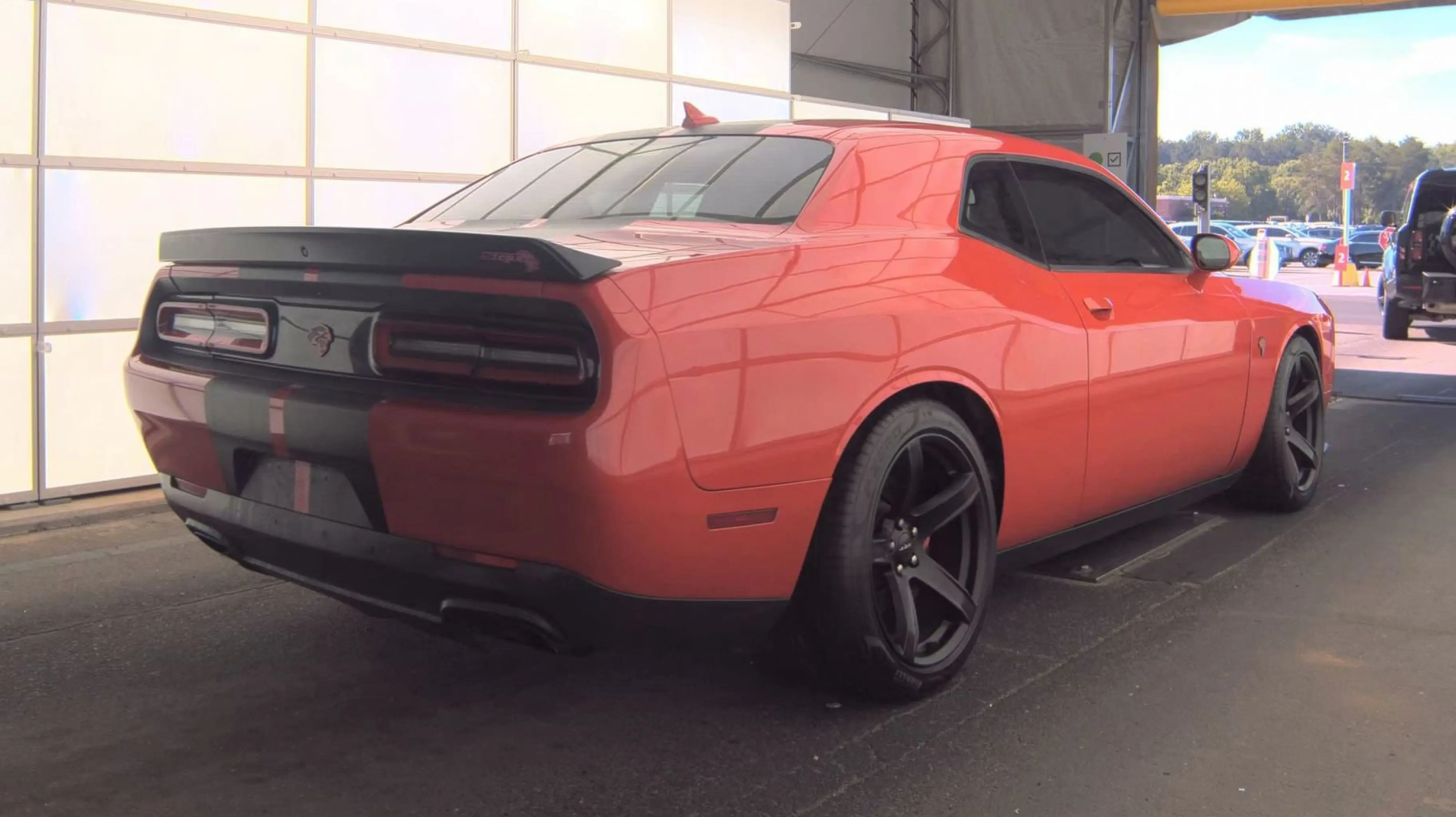 2016 Dodge Challenger SRT Hellcat photo 3