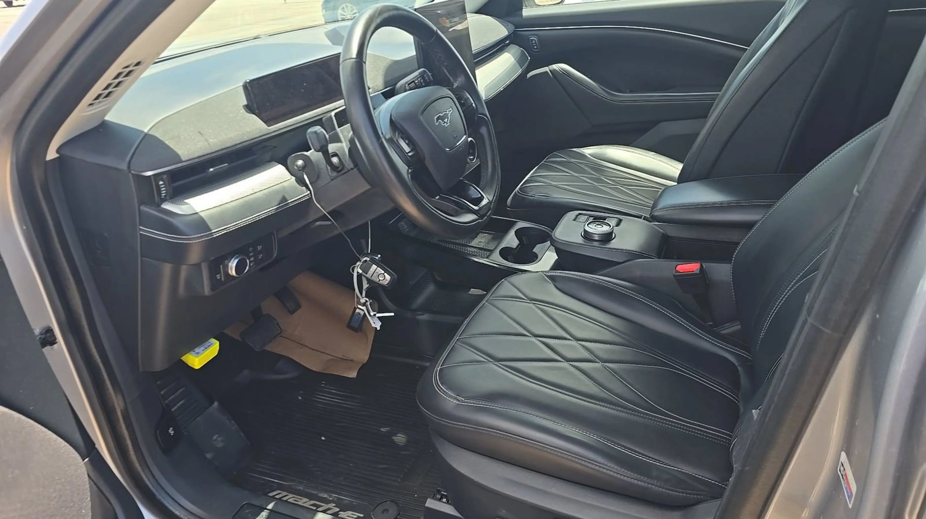 2021 Ford Mustang-Mach-e Select photo 5