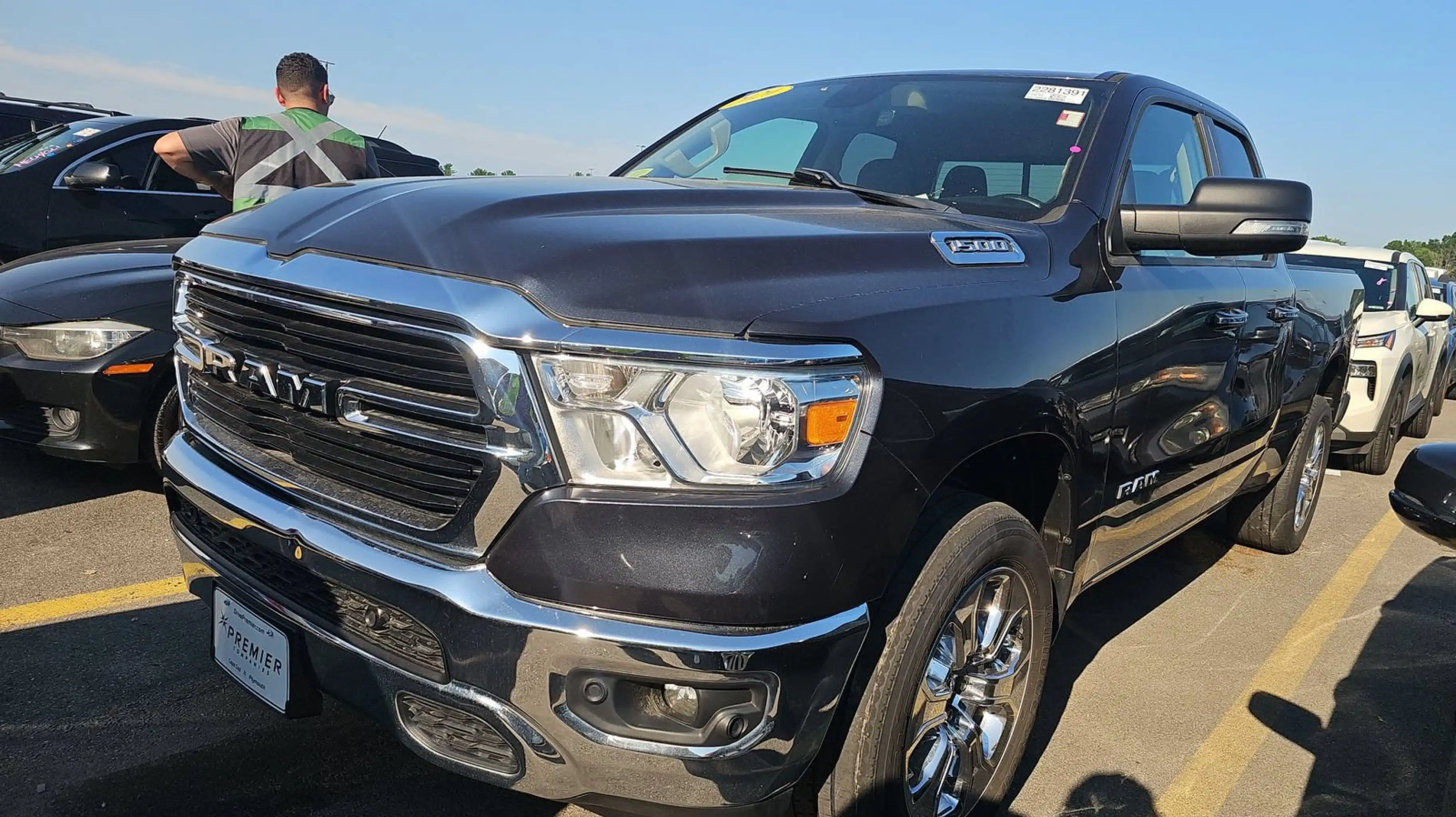 2020 RAM 1500 Big Horn/Lone Star 4x4 Quad Cab 6'4's photo