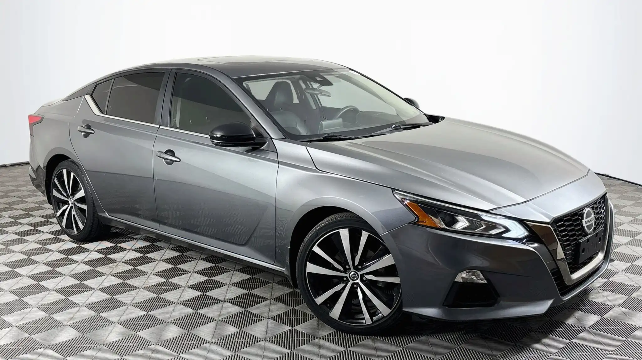 2021 Nissan Altima 2.5 SR's photo