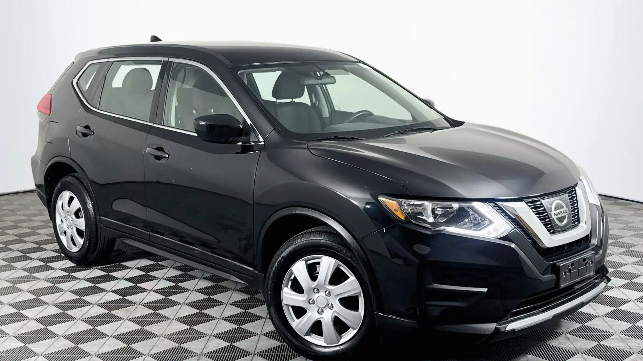 2017 Nissan Rogue S FWD's photo
