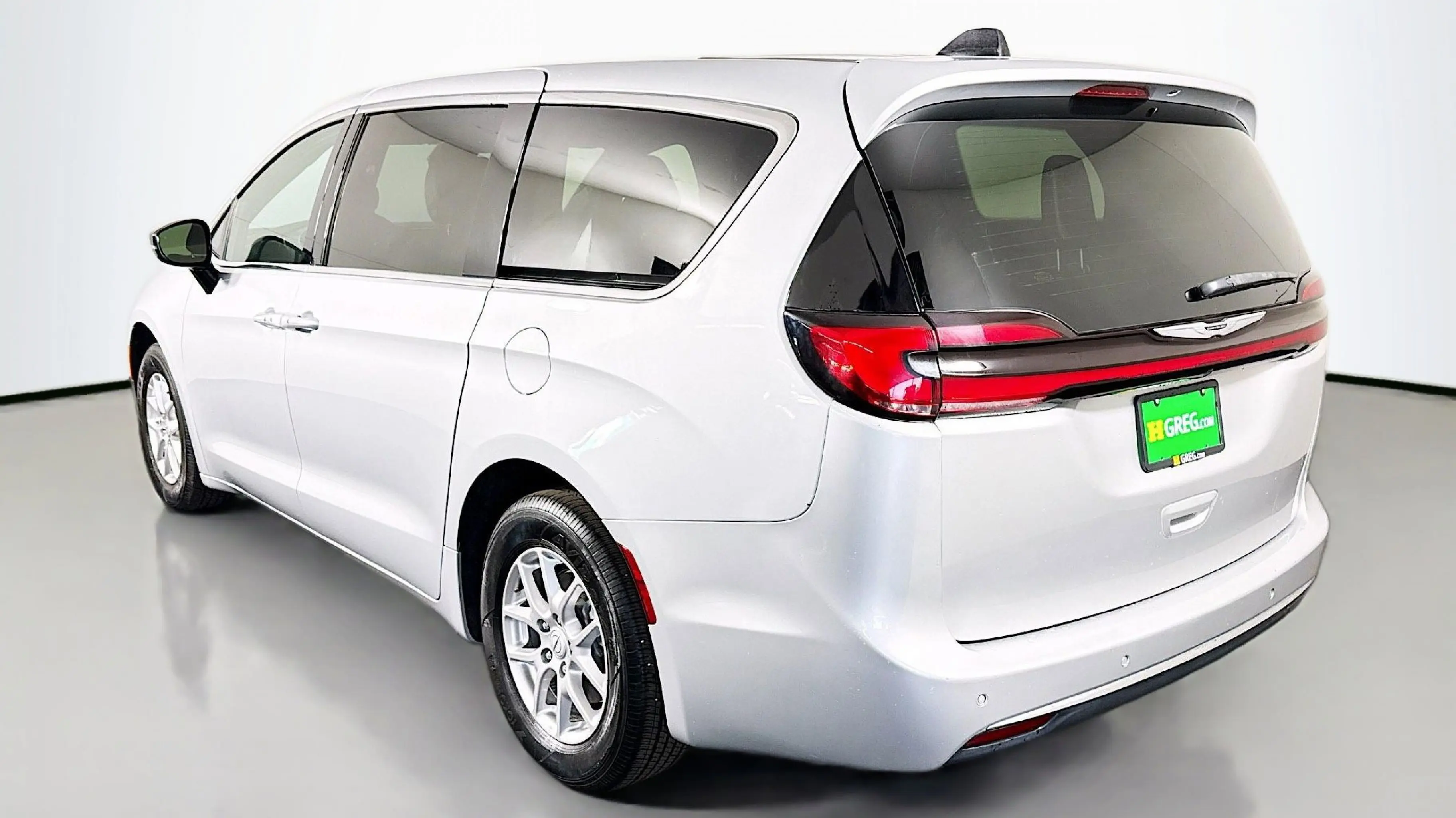 2026 Chrysler Pacifica Select photo 5
