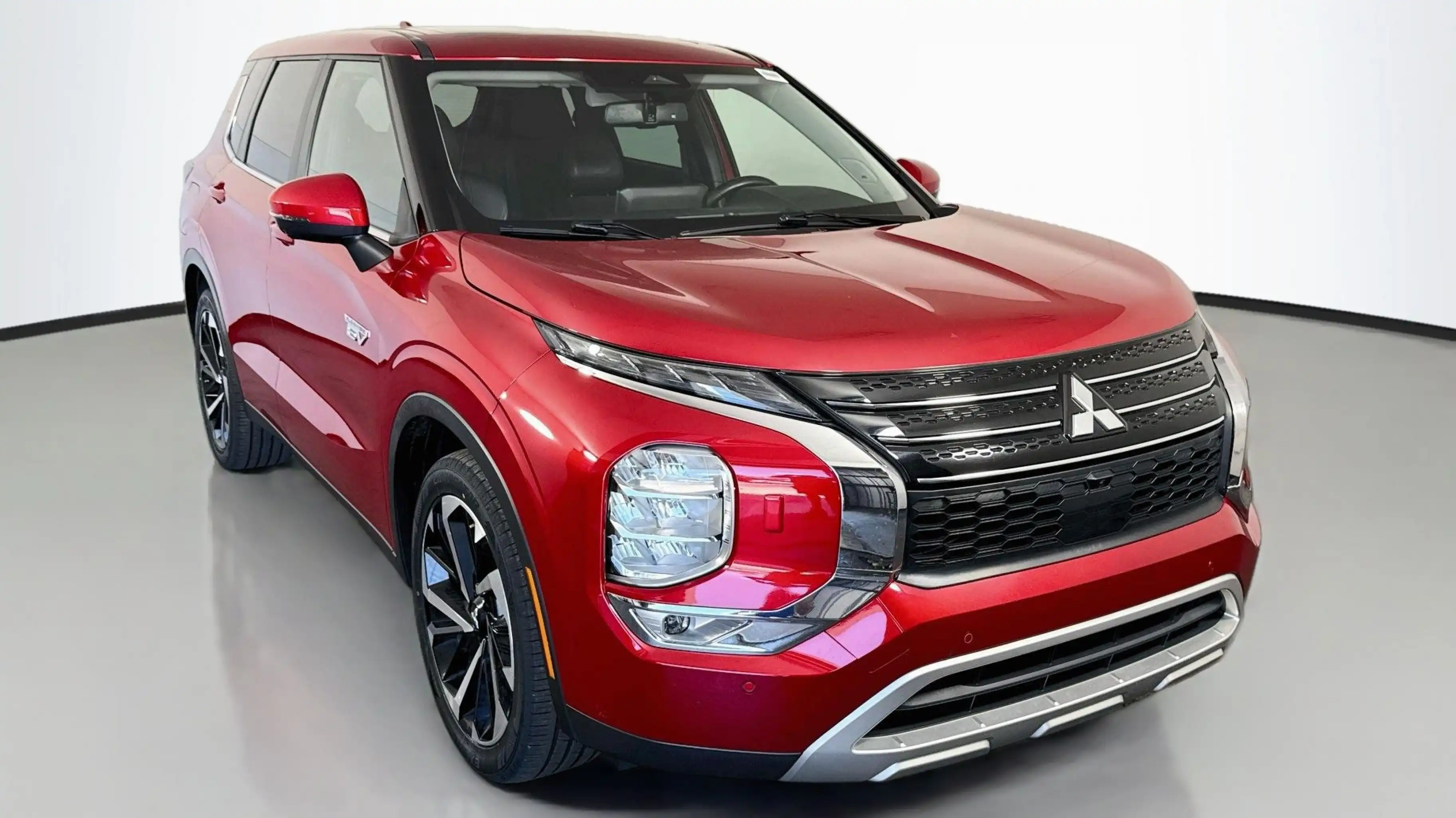 2023 Mitsubishi Outlander Plug-in Hybrid SE S-AWC's photo