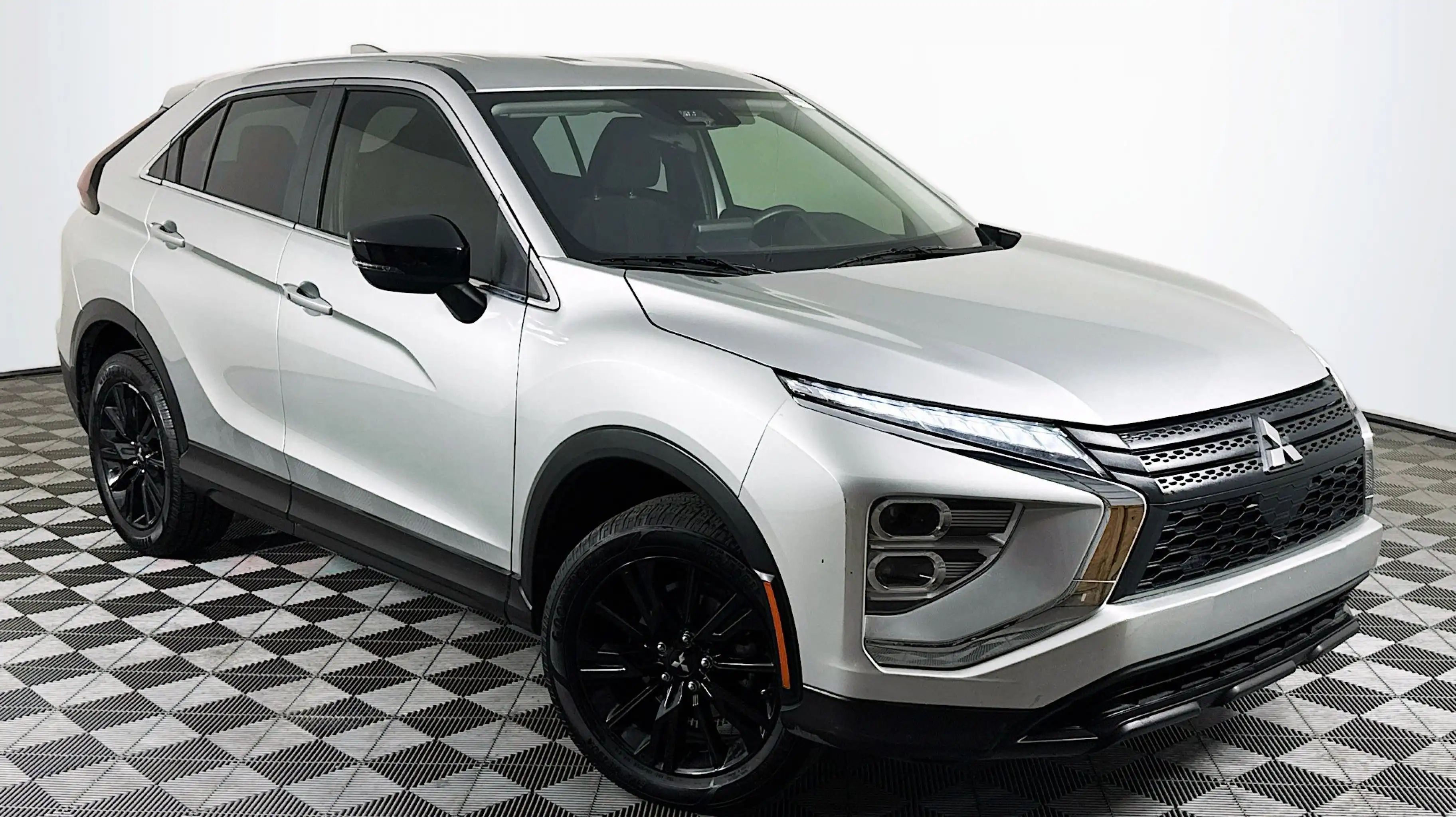 2024 Mitsubishi Eclipse Cross LE S-AWC's photo