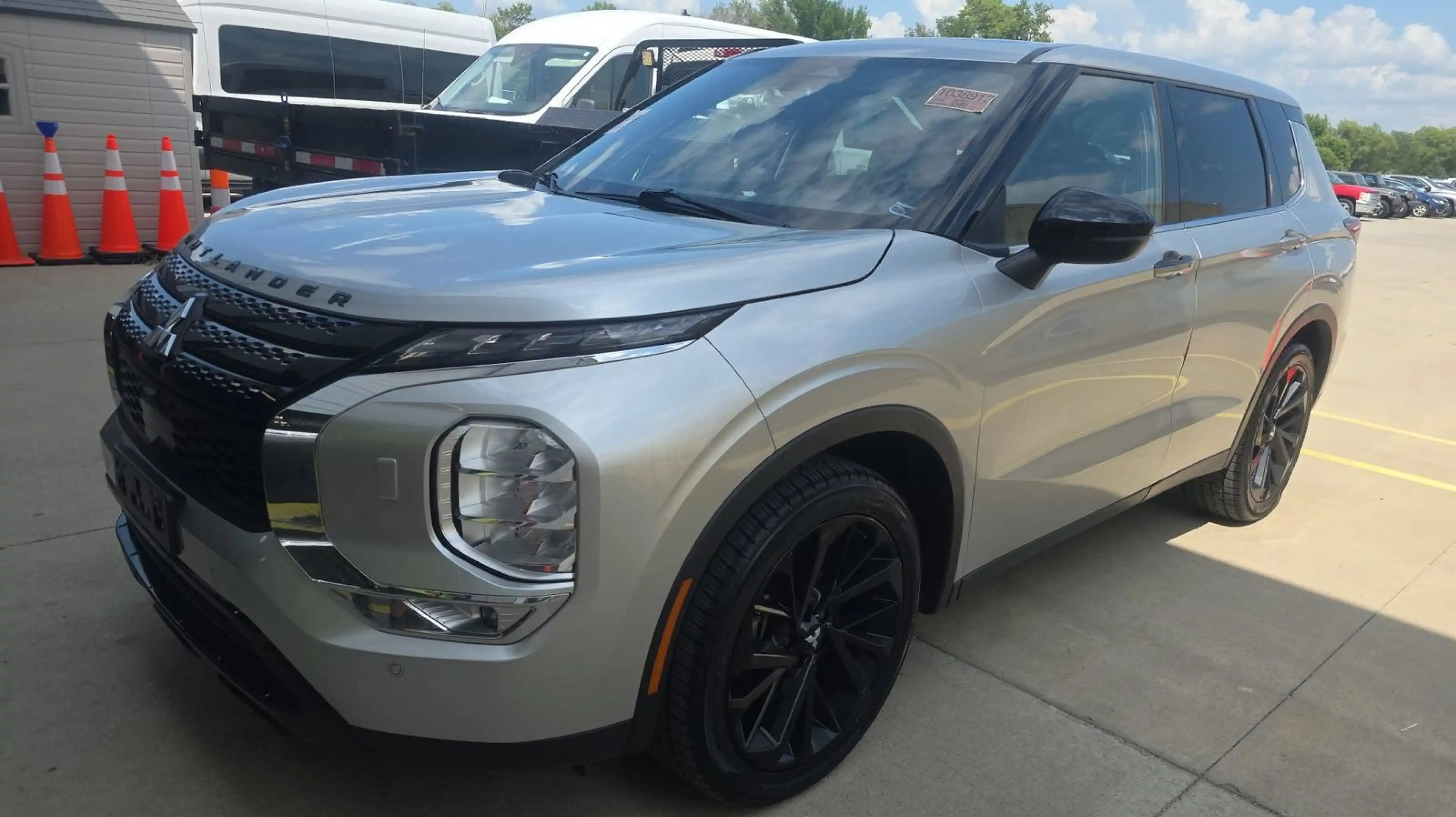2022 Mitsubishi Outlander BE S-AWC's photo