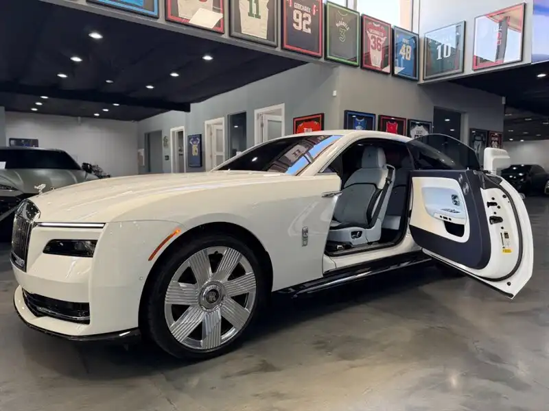 2024 Rolls-Royce Spectre Base's photo