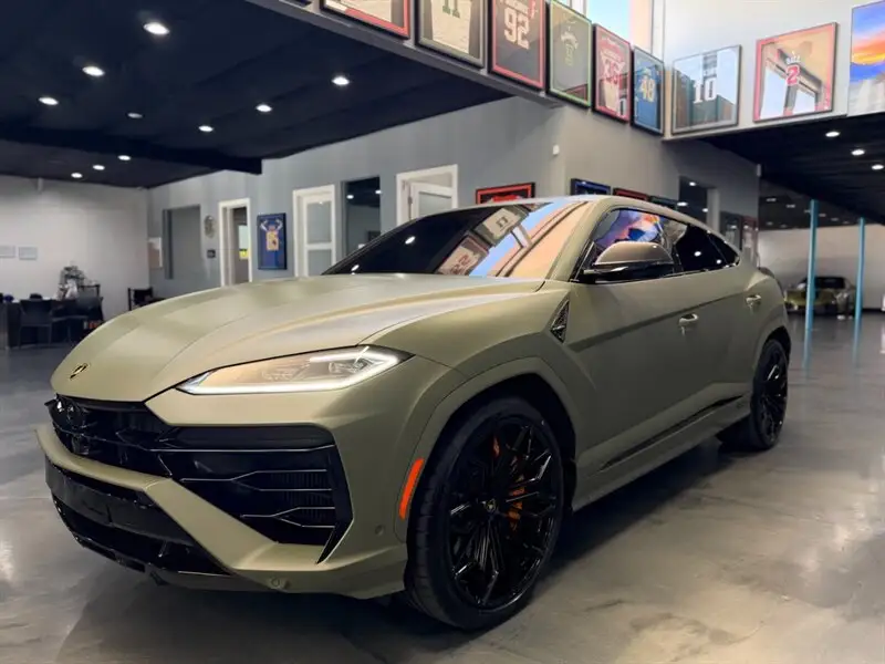 2025 Lamborghini Urus 4.0 V8 PHEV SE photo 1
