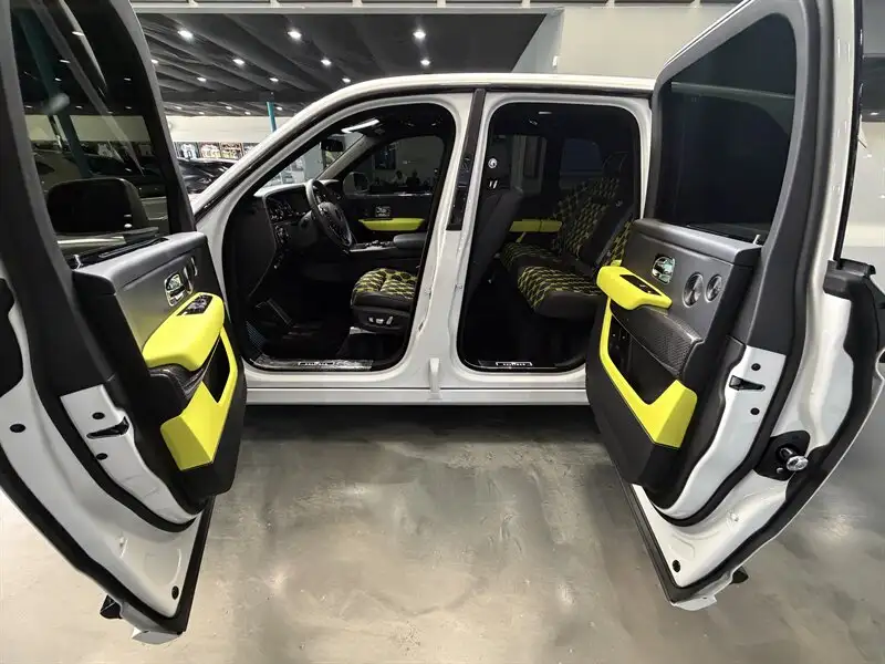 2025 Rolls-Royce Cullinan Black Badge's photo
