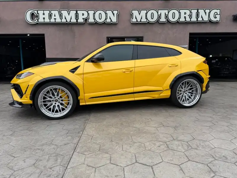 2023 Lamborghini Urus 4.0 V8 S's photo