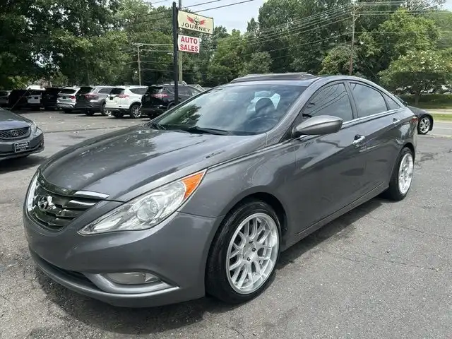 2011 Hyundai Sonata SE I4 A/T's photo