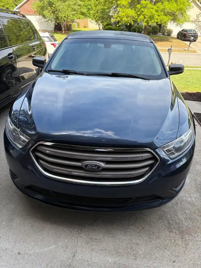 2016 Ford Taurus SE FWD's photo