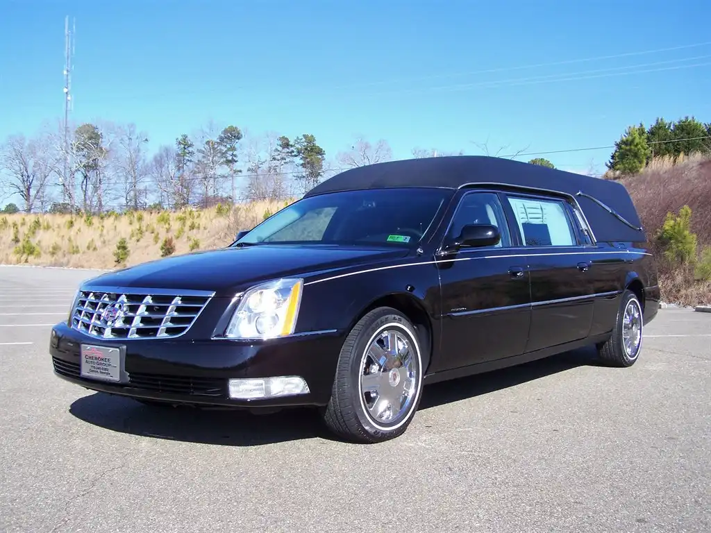 2008 Cadillac Commercial Chassis's photo
