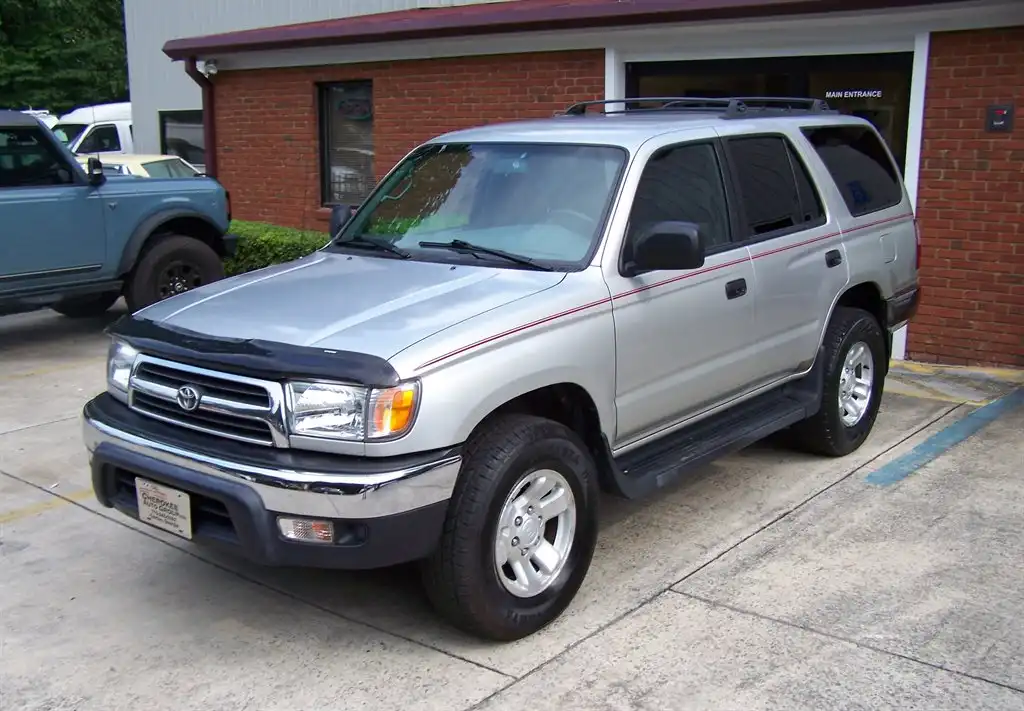 2000 Toyota 4Runner 4AT's photo