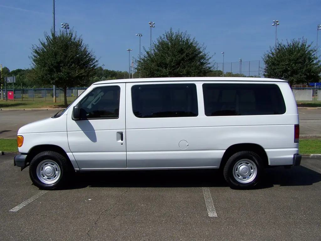 2006 Ford E-Series XL E-150 photo 5