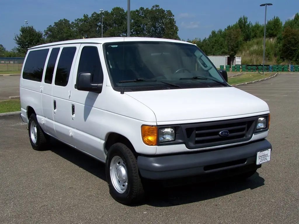 2006 Ford E-Series XL E-150 photo 3