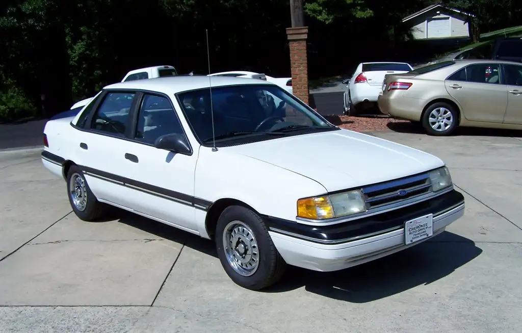1991 Ford Tempo Premium L's photo