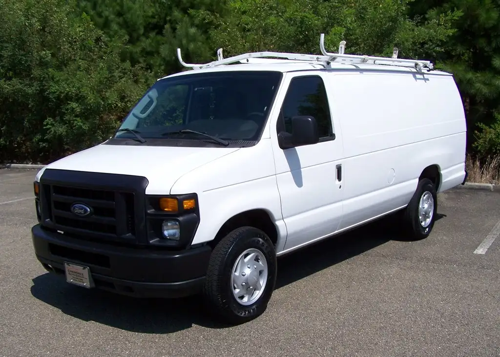 2009 Ford E-Series E-350 Super Duty Extended's photo
