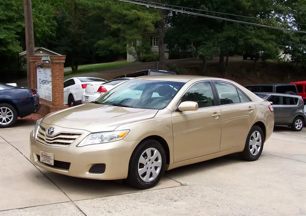 2011 Toyota Camry 2.5 Auto LE's photo
