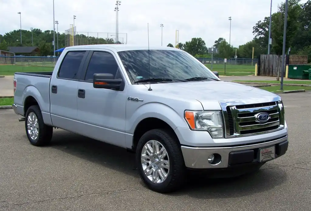 2012 Ford F-150 XLT SuperCrew 145-in's photo