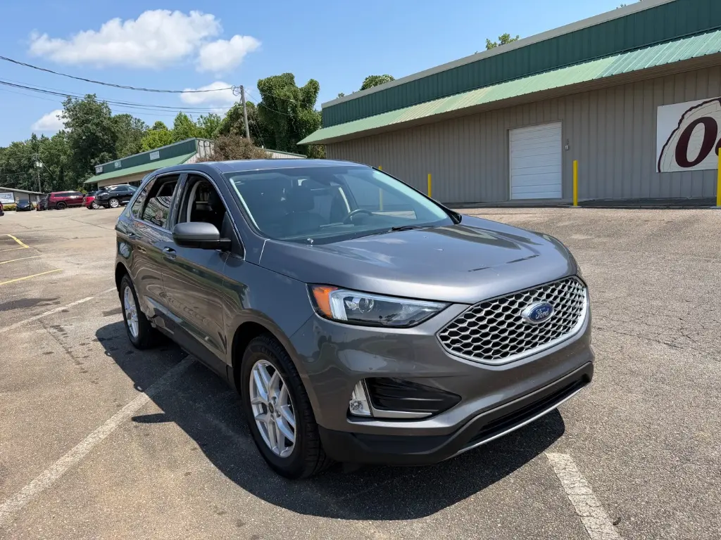 2024 Ford Edge SEL AWD photo 3