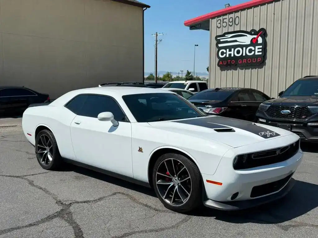 2015 Dodge Challenger Scat Pack's photo