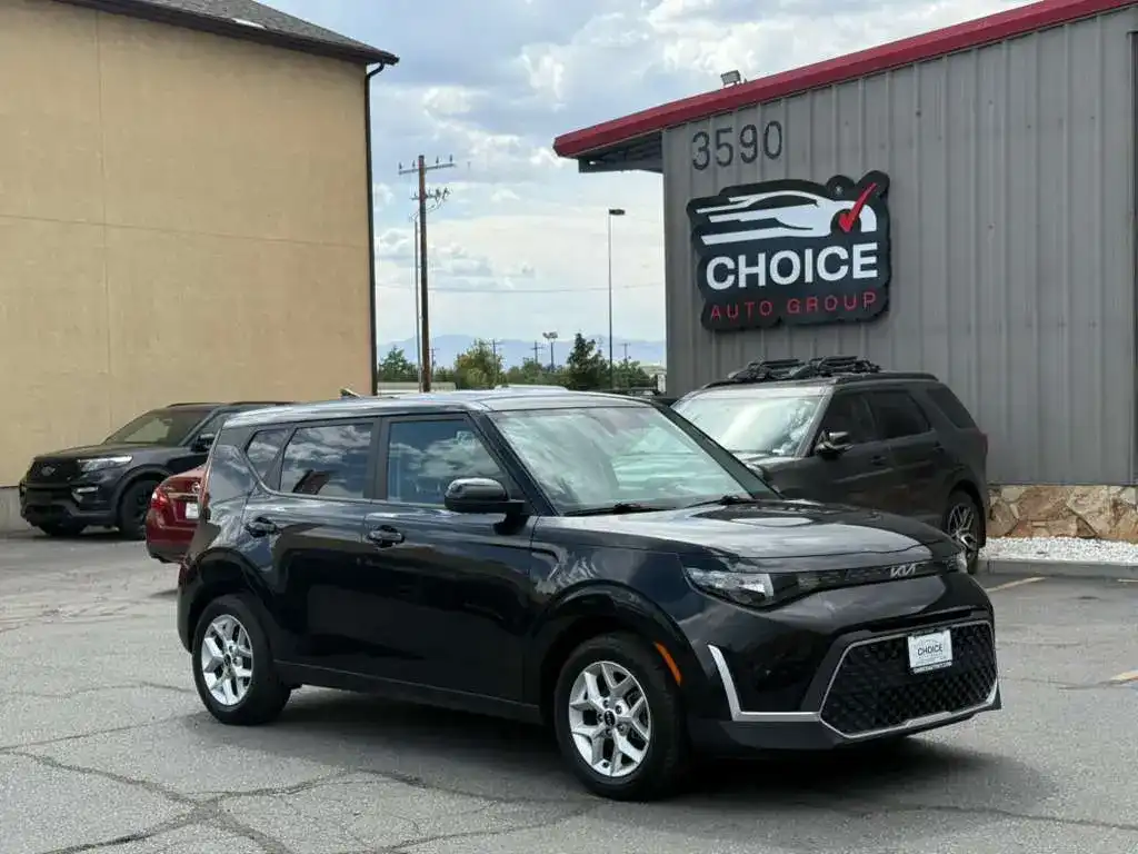 2023 Kia Soul 2.0 LX IVT's photo