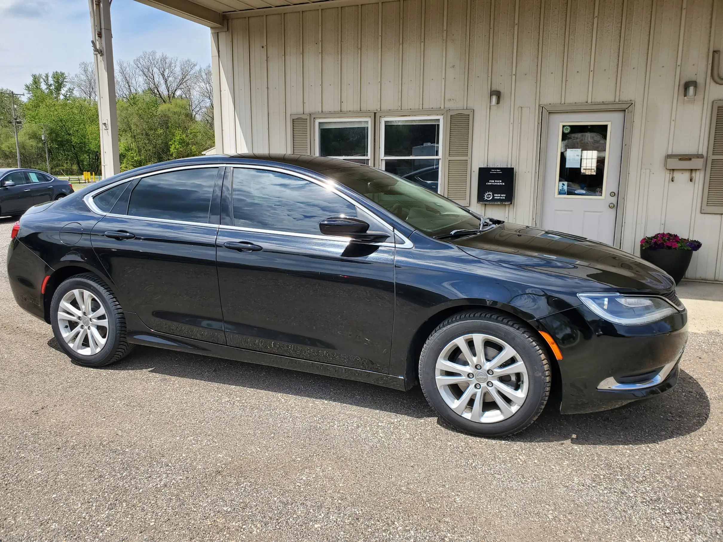 2016 Chrysler 200 Limited photo 1