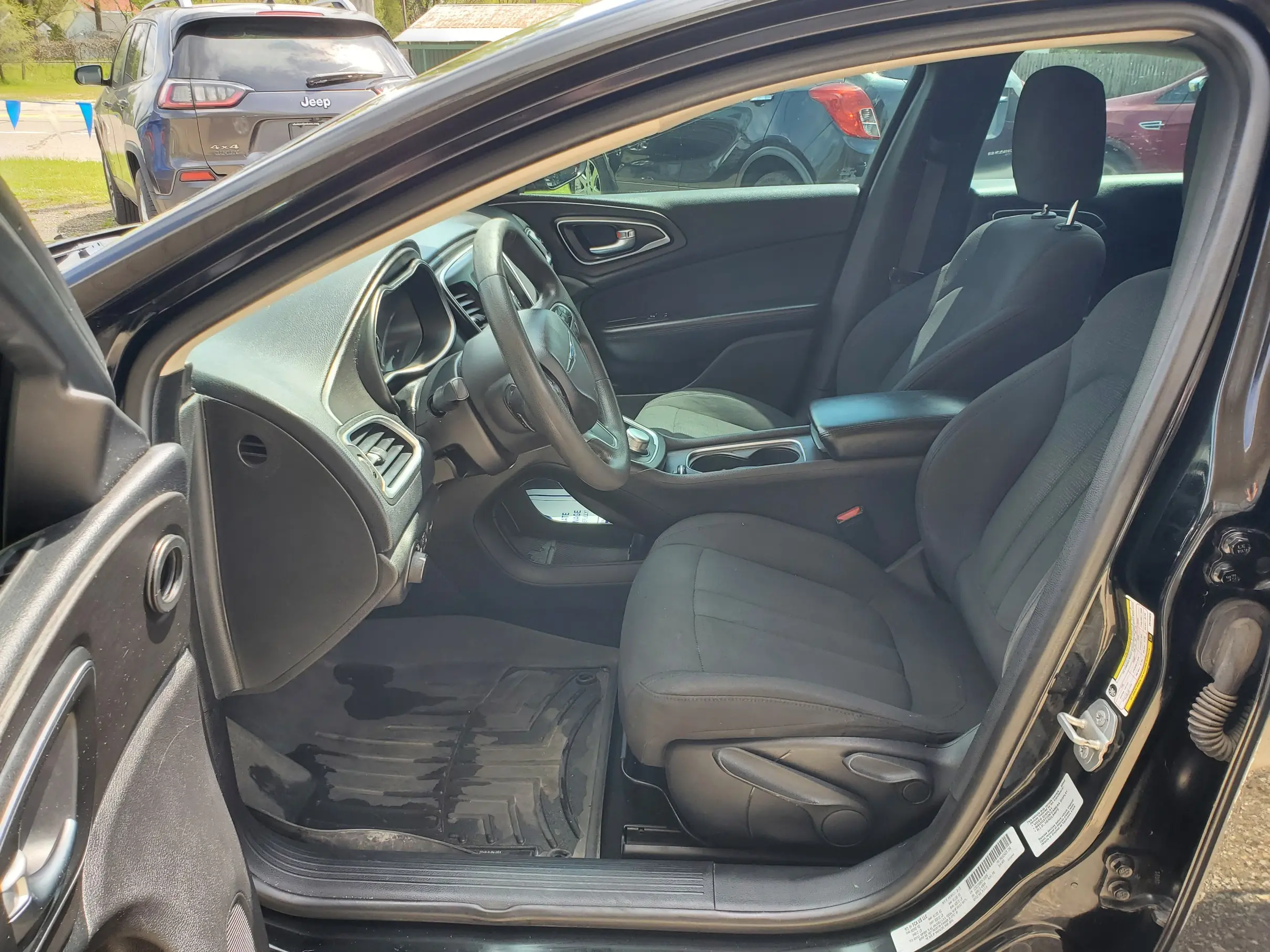 2016 Chrysler 200 Limited photo 5