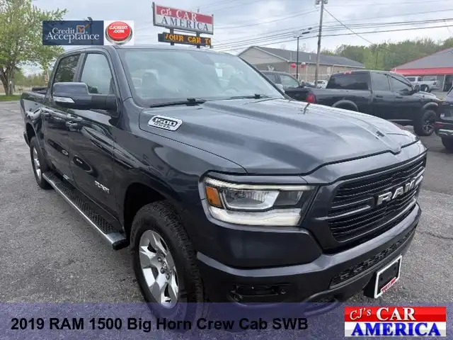 2019 RAM 1500 Big Horn/Lone Star 4x4 Crew Cab 5'7's photo