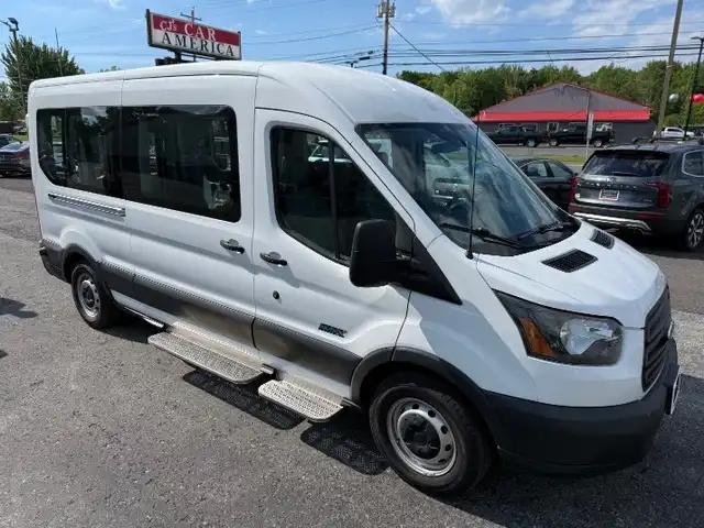 2016 Ford Transit 350 XL Wagon Med Roof Sliding Pass. 148's photo