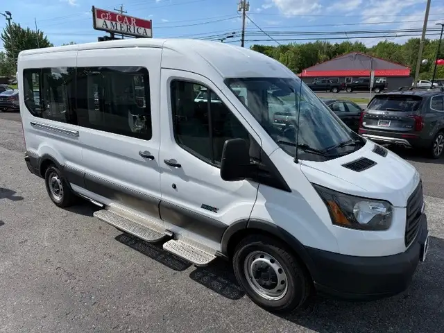 2016 Ford Transit 350 XL Wagon Med Roof Sliding Pass. 148's photo