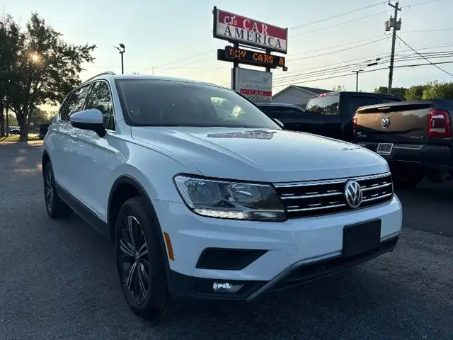 2019 Volkswagen Tiguan 2.0T SEL 4Motion's photo