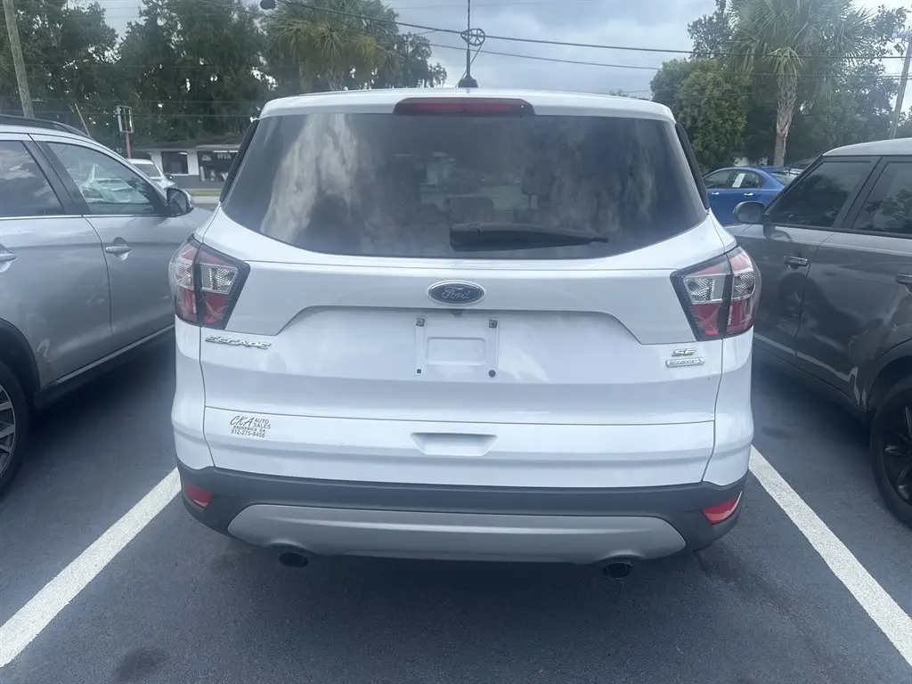 2017 Ford Escape SE photo 4