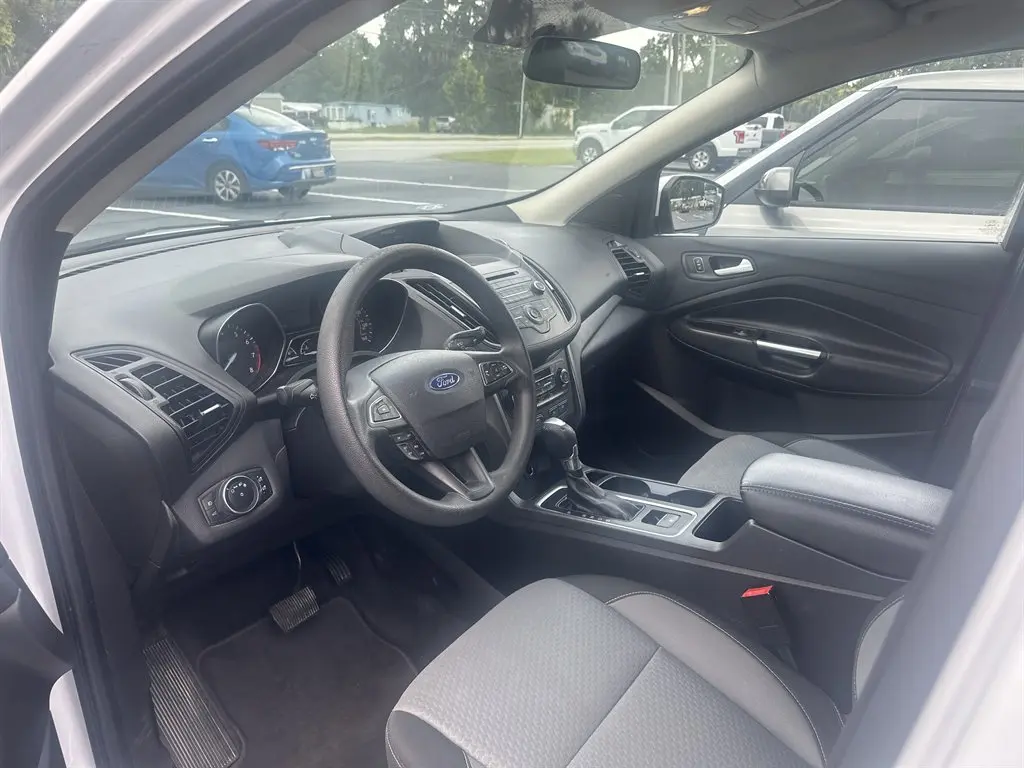2017 Ford Escape SE photo 5