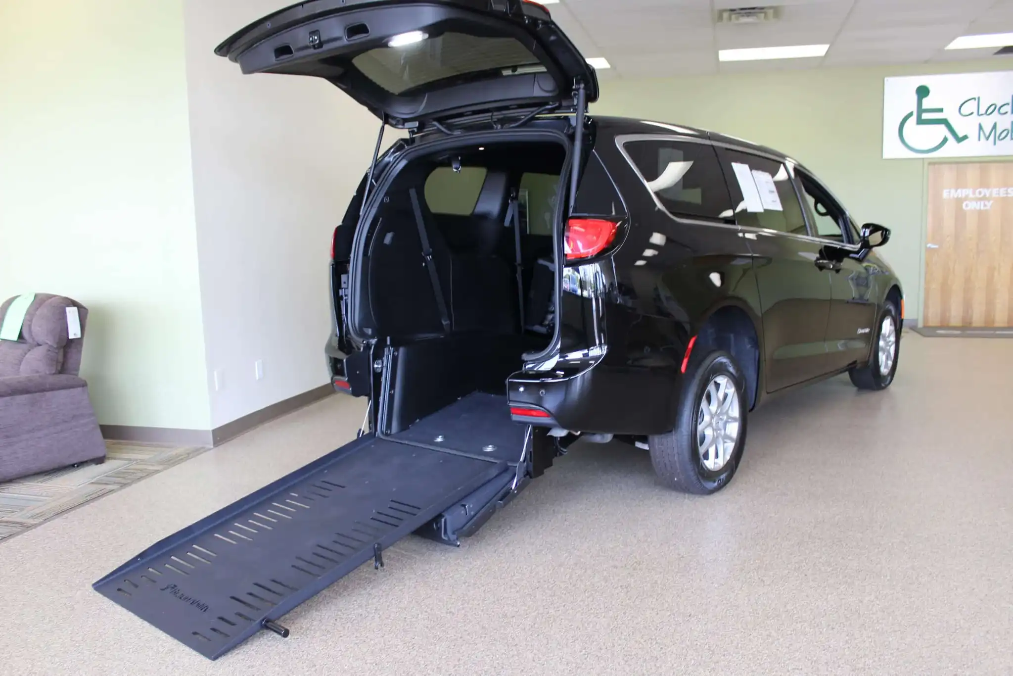 2026 Chrysler Voyager LX's photo